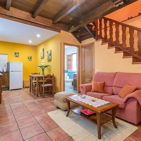 Apartamentos Castrovaselle Nº2 Тапия-де-Касарьего Экстерьер фото